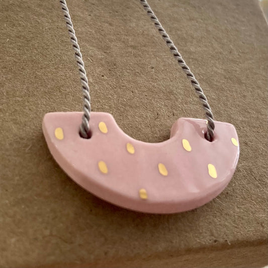 Renée Waters Gold Dash Porcelain Necklace - Pink