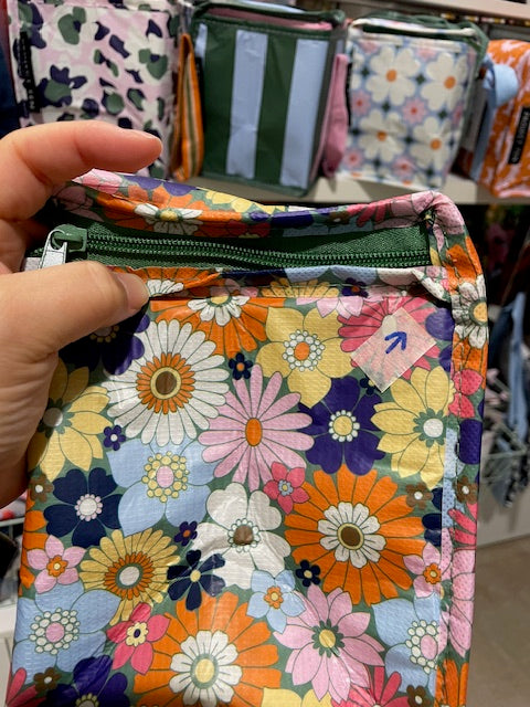 Stitching of the zipper is wonky, but zip works great.