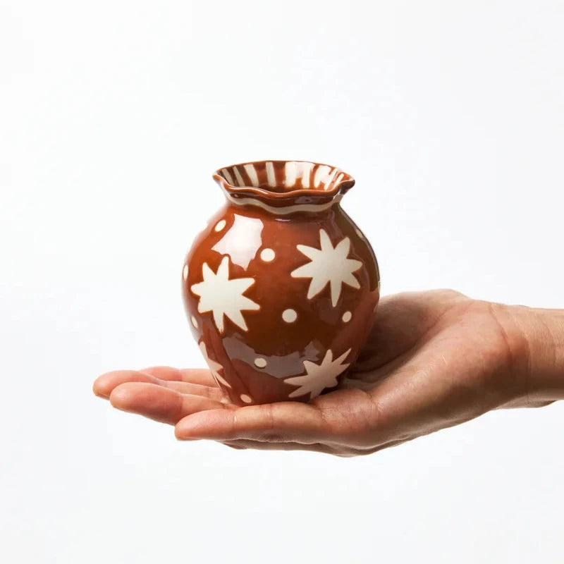 Jones & Co Paloma Star Vase - Brown