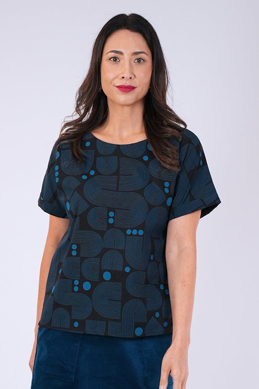 Essaye Bella Bauhaus Top - Black/Blue