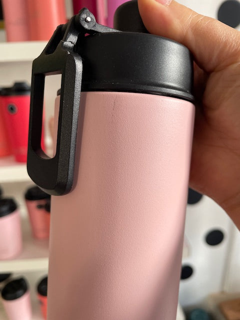 Small scratch on the top of the drink bottle