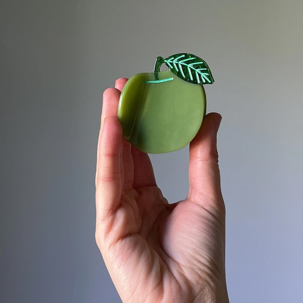 Jenny Lemons Midi Apple Hair Claw
