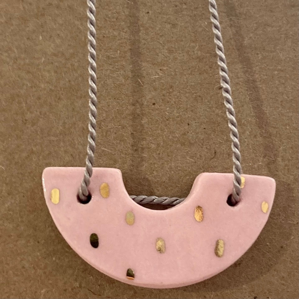 Renée Waters Gold Dash Porcelain Necklace - Pink